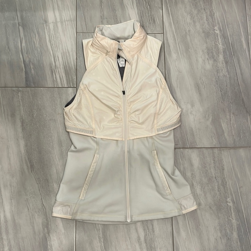Lululemon vest with hood